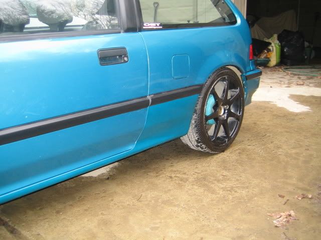 http://i229.photobucket.com/albums/ee111/tooslojetta/civic089.jpg