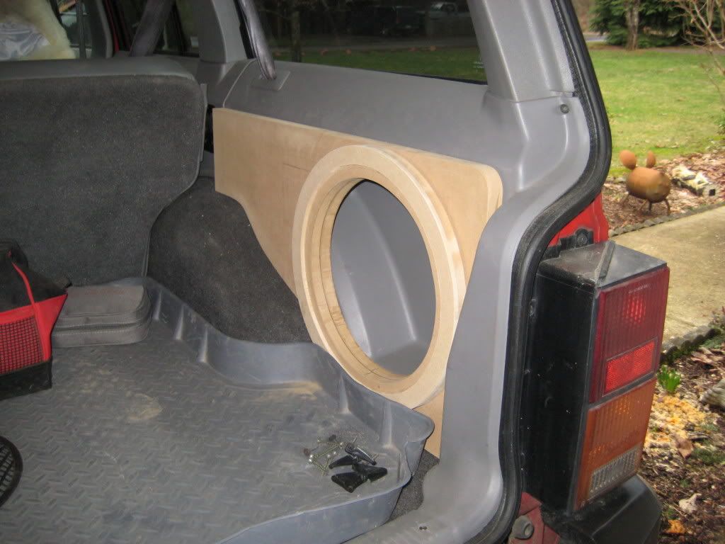 Jeep grand cherokee custom subwoofer box #5