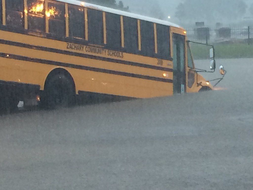 flooded-school-bus_zpsn2jkz1oa.jpg
