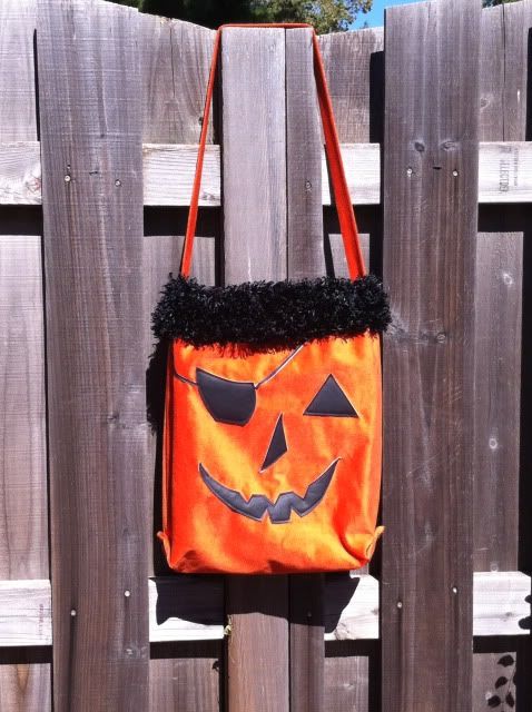 pirate pumpkin tote bag
