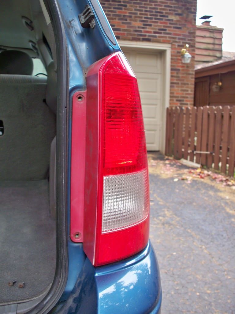 Tail light removal ford focus #2